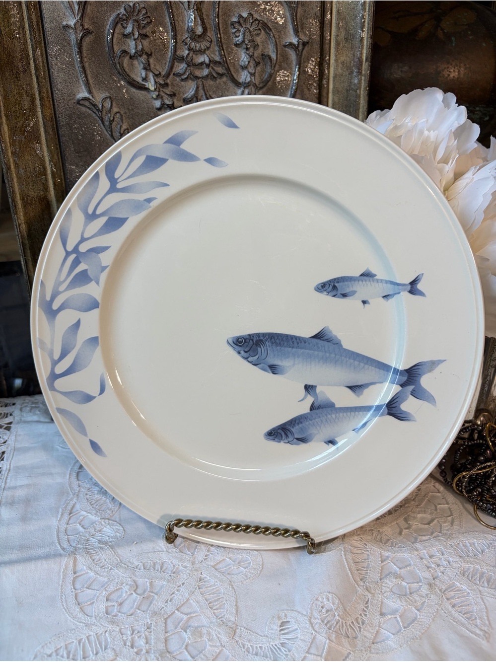 Villeroy & Boch Pescara Blue Fish & Seaweed dinner plate